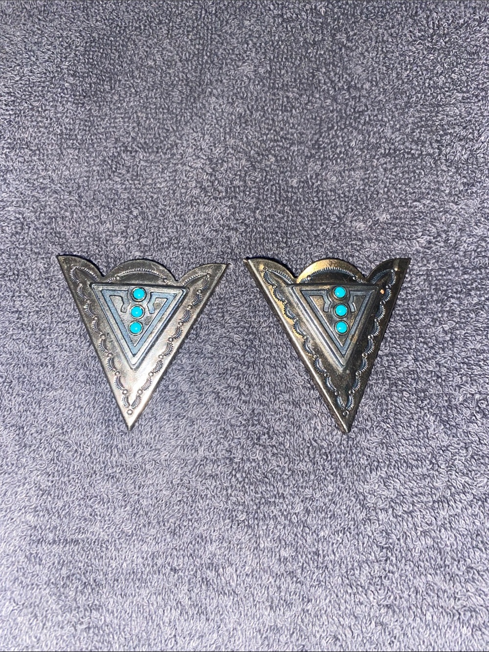 Faux Turquoise Accent Silver-Tone Triangle collar Tips-